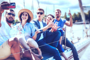 Conheça 6 embarcações para curtir o verão com estilo