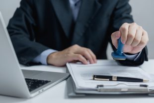 Apostila de Haia: o que é, quando solicitar e como fazer | Plaza Imóveis, Imobiliária em Chapecó, SC