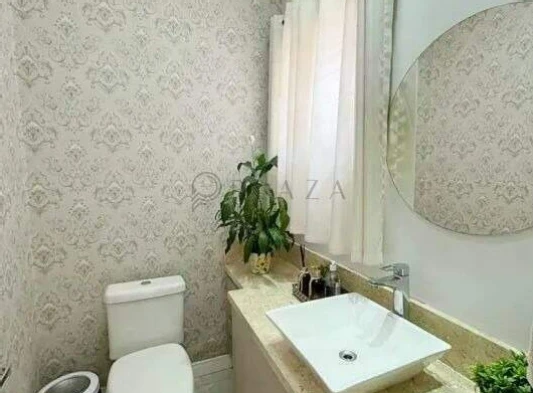 13721