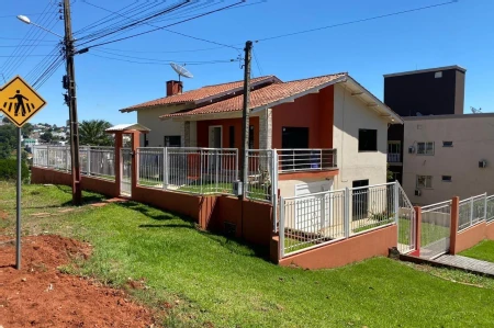 Casa para alugar com 3 quartos, 204m² no Maria Goretti em Chapecó - Foto 1