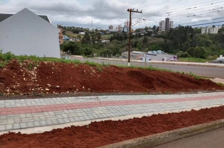 Terreno à venda com 450m² no Universitário em Chapecó - Foto 1