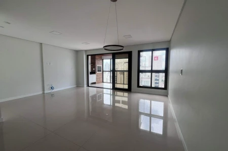 Apartamento para alugar com 3 quartos, 150m² no Centro em Chapecó - Foto 3