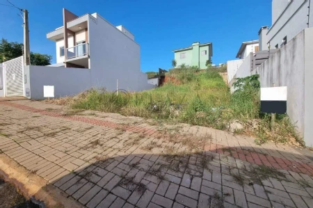 Terreno à venda com 240m² no Pinheirinho em Chapecó - Foto 1