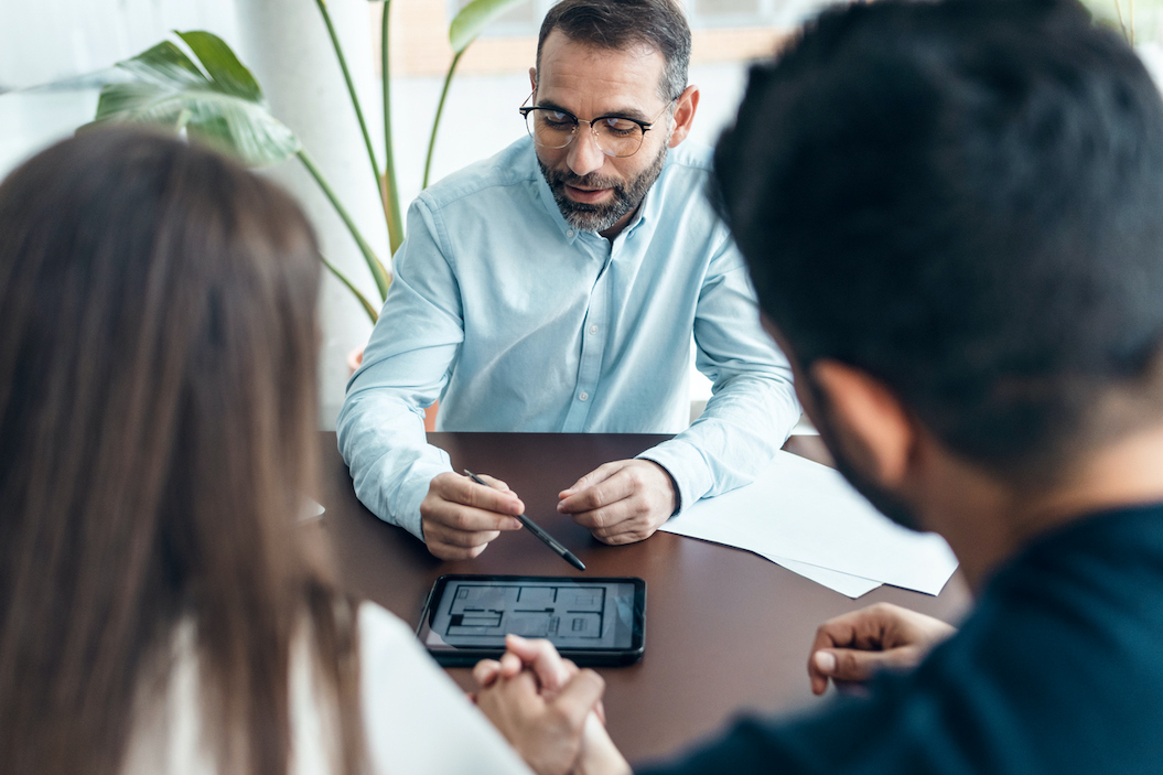 como trabalhar como corretor de imóveis