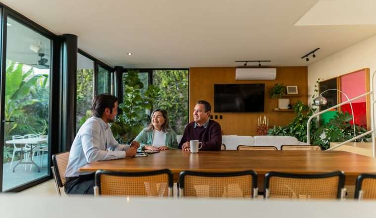 Por que a experiência do cliente é o maior ativo de um corretor de sucesso | Plaza Imóveis, Imobiliária em Chapecó, SC