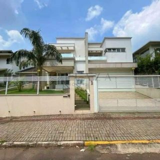 Casa à venda com 3 quartos, 278m² no Maria Goretti em Chapecó - Foto 1