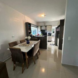 Casa à venda com 2 quartos, 150m² no Desbravador em Chapecó - Foto 1